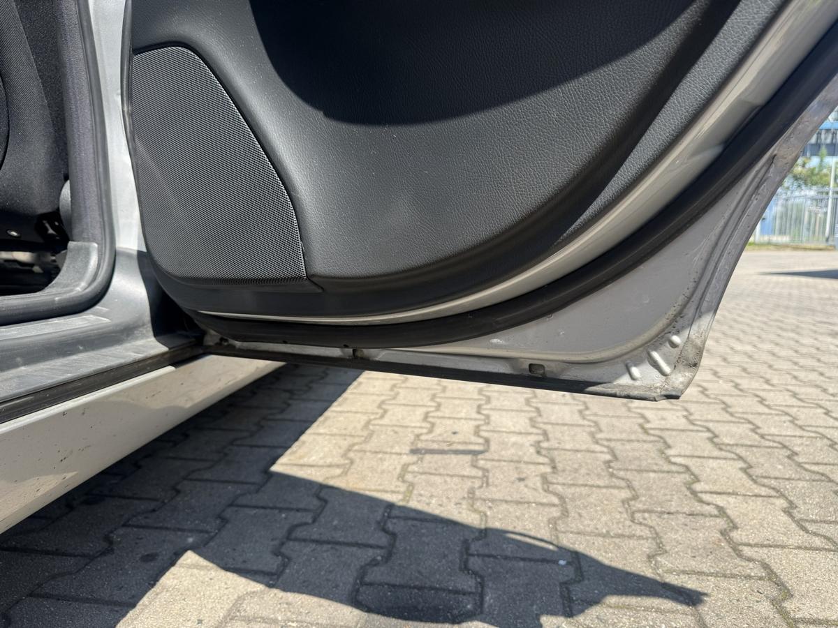 Mercedes C Klasse W203 original T&uuml;r hinten rechts 744 Brillantsilber Limousine Rohbau Bj.2001